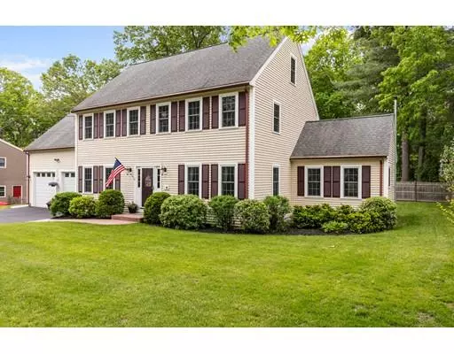 3 Babick Lake Dr, Hudson, MA 01749