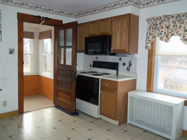 Clinton, MA 01510,298 Main St