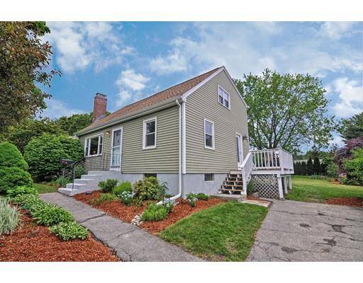 16 Phillip Dr, Bellingham, MA 02019