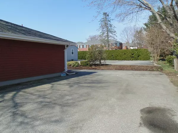 Somerset, MA 02726,40 Shawomet Avenue