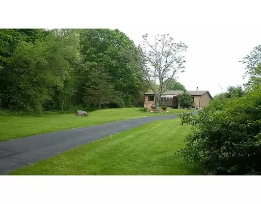 34 Creeper Hill Rd, Grafton, MA 01536