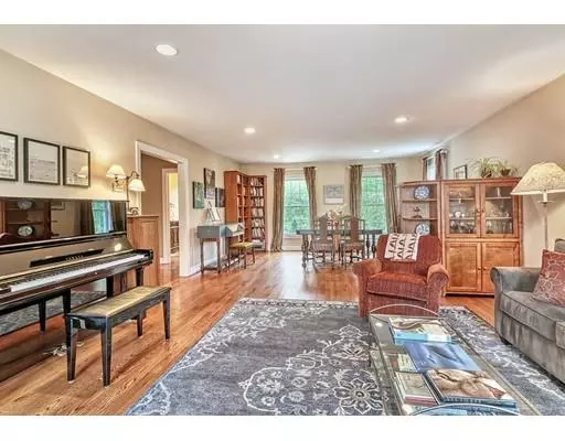 Woburn, MA 01801,58 Tremont