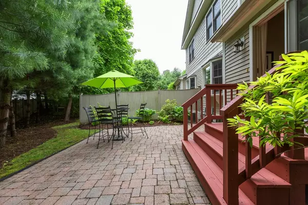 Lexington, MA 02421,40 Roosevelt Rd #40