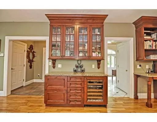 Upton, MA 01568,170 North St