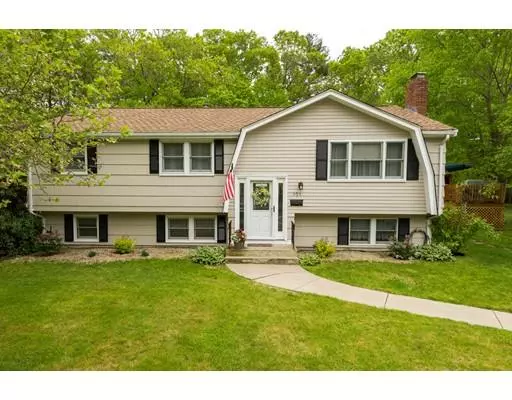 101 Captain Standish Dr, Abington, MA 02351