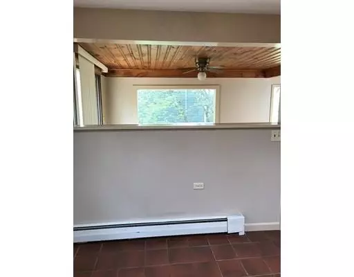 Leicester, MA 01524,11 Fairview Dr