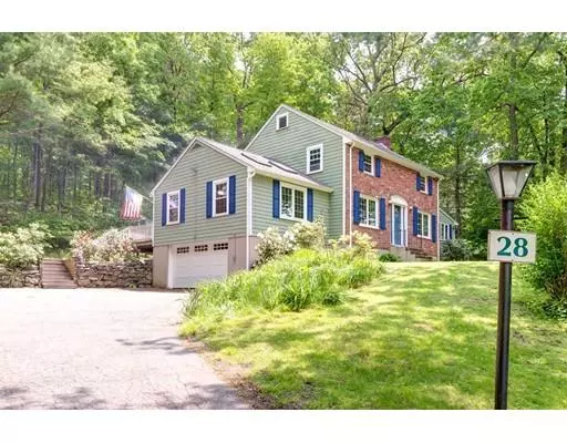 28 Upton Rd, Westborough, MA 01581