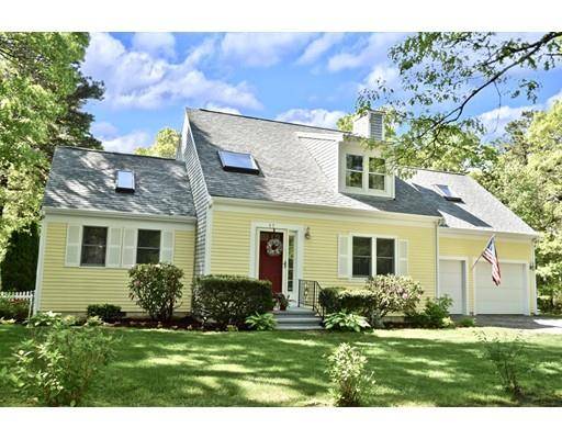 17 Greenway Cir, Sandwich, MA 02563