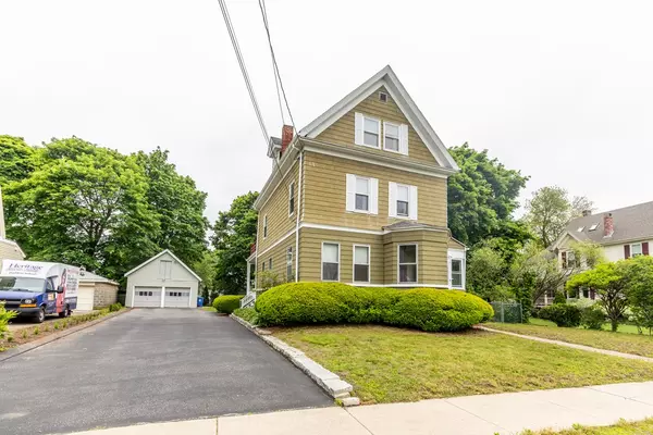 Wakefield, MA 01880,8 Oak Ave