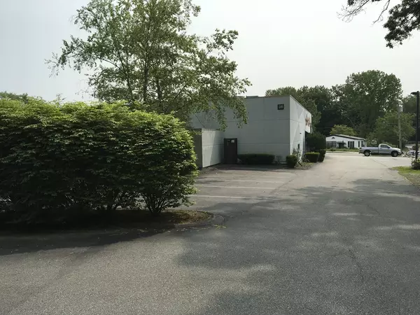 Attleboro, MA 02703,1 Confidential Street