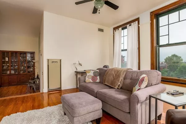 Springfield, MA 01103,235 State St #401