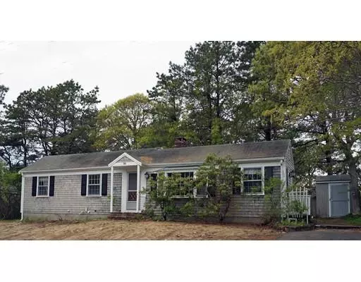 15 Easy St, Dennis, MA 02639