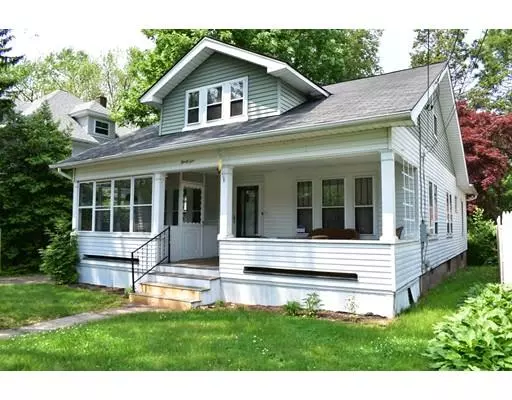 31 Carlton St, Holyoke, MA 01040