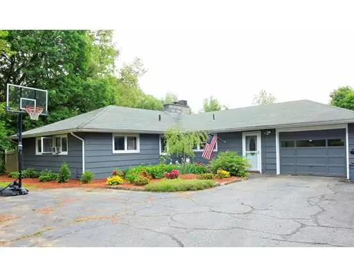 4 Old Common Rd, Auburn, MA 01501