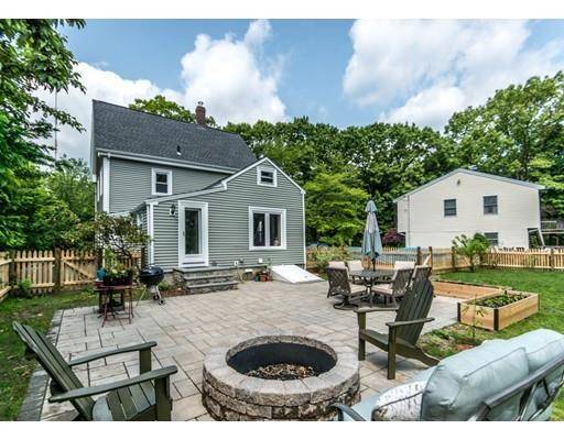 Needham, MA 02494,8 Vara Lane