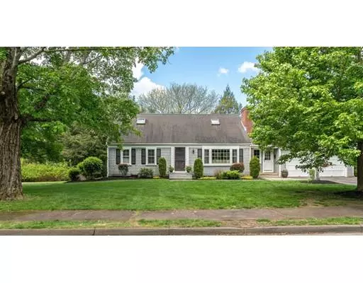 Lynnfield, MA 01940,6 New Meadow Road