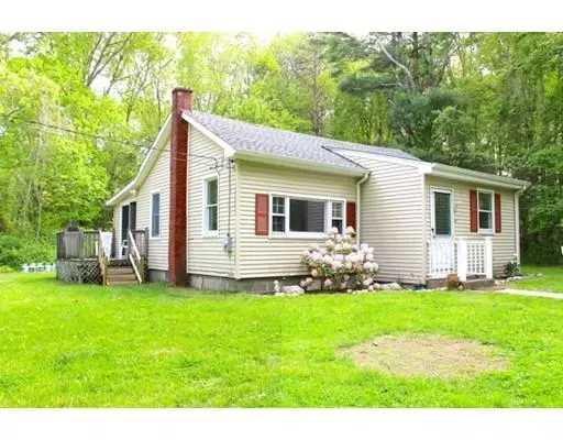 18 Meadowbrook Lane, Mattapoisett, MA 02739