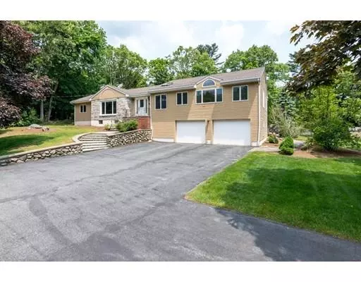 19 Pine St, Lynnfield, MA 01940