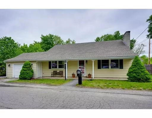 42 Davis St, Tyngsborough, MA 01879