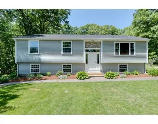 55 Redfield Rd, Leicester, MA 01611