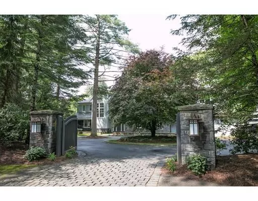 Wellesley, MA 02482,15 Winding River Cir