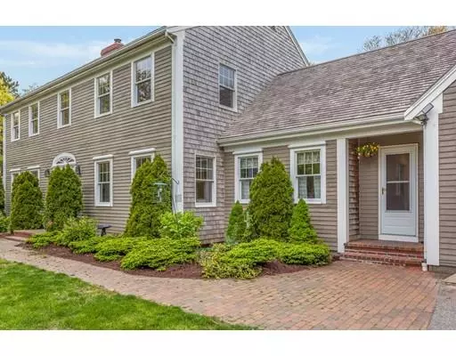 Brewster, MA 02631,26 Spruce Run Dr