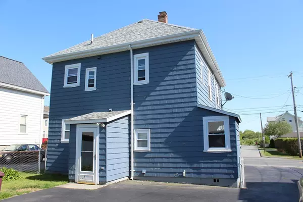 Acushnet, MA 02743,31 Slocum St