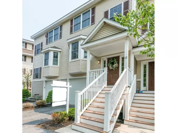 101 Hopkins St #13, Wakefield, MA 01880