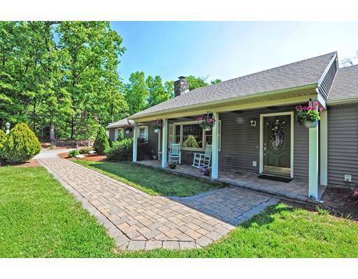 250 Cedar St, Sturbridge, MA 01518