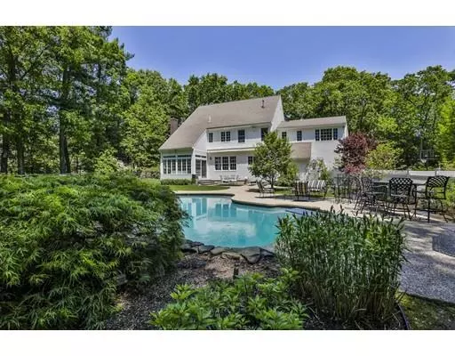 21 Meeting Place Circle, Boxford, MA 01921