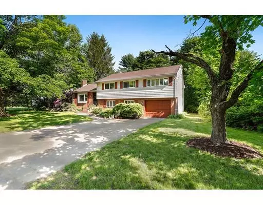 Wayland, MA 01778,4 Caulfield Road