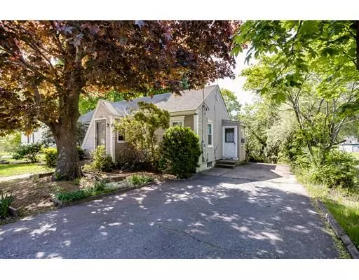 453 Oak St, Shrewsbury, MA 01545