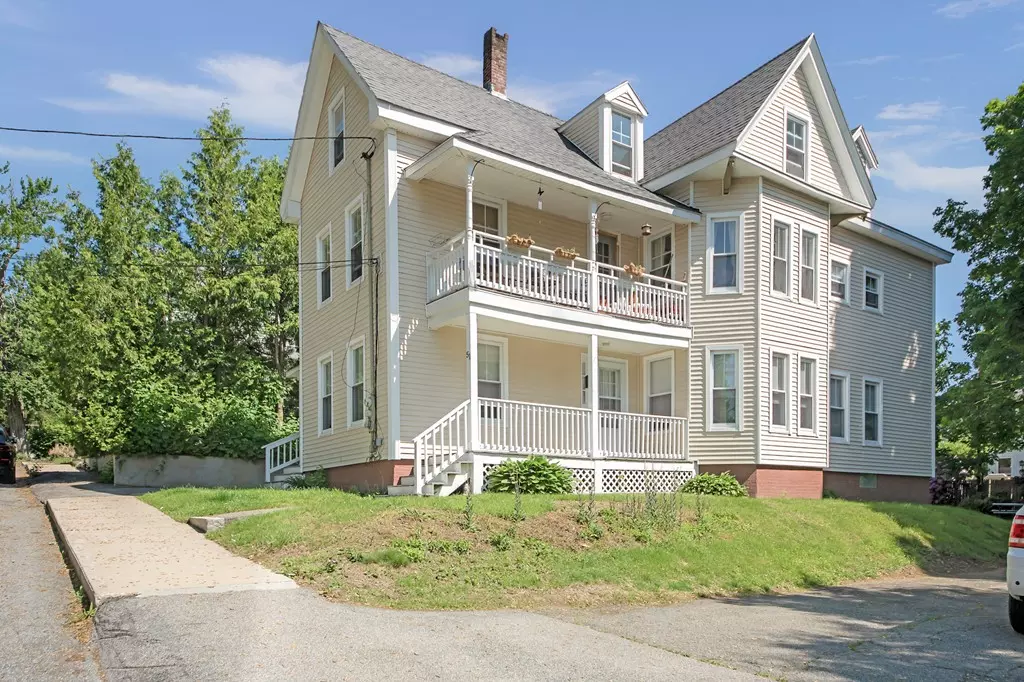 Amesbury, MA 01913,51-53 Prospect St