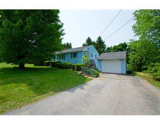 3 Pioneer Valley Dr, Spencer, MA 01562