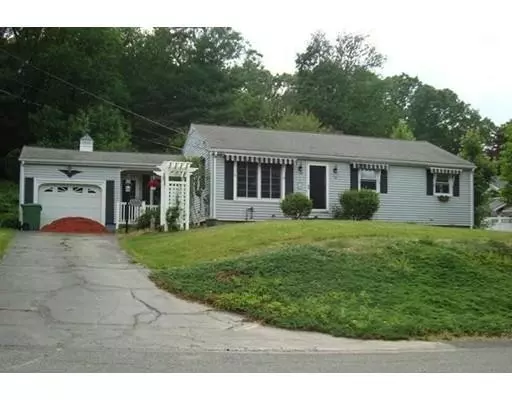 16 Pine Grove Cir, Uxbridge, MA 01569