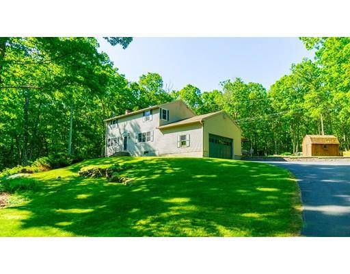 104 Northbridge Rd, Mendon, MA 01756