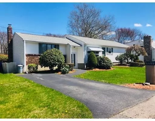 45 River Rd, Taunton, MA 02780