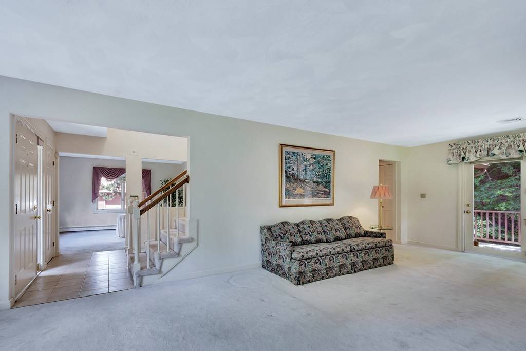 Winchester, MA 01890,22 Grove Place #10