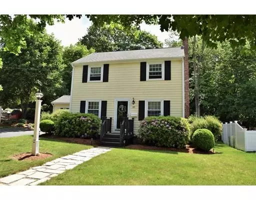 10 Cape Cod Ln, Canton, MA 02021