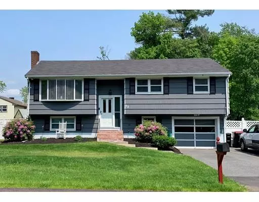 52 Vinedale Rd, Brockton, MA 02301