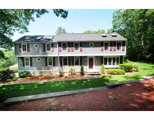 33 Beverlee Rd, Tyngsborough, MA 01879