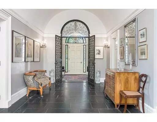 Milton, MA 02186,582 Blue Hill Ave