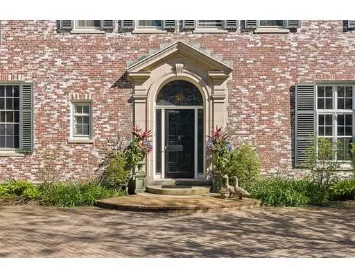 Milton, MA 02186,582 Blue Hill Ave