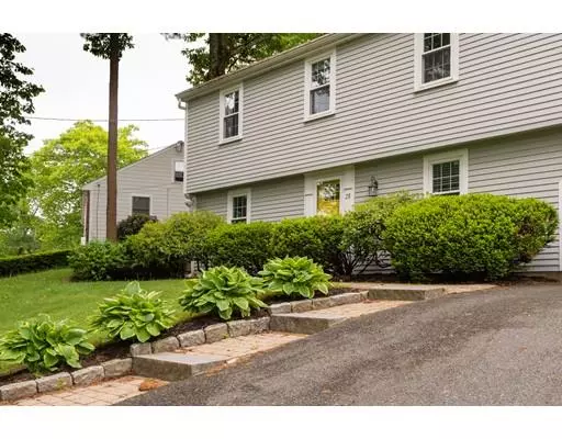 Lynnfield, MA 01940,28 Fernway