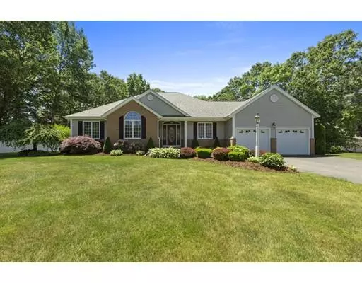 64 Twin Brook Ln, Taunton, MA 02780