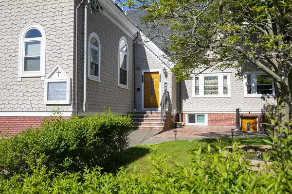 Swampscott, MA 01907,143 Burrill Street #302