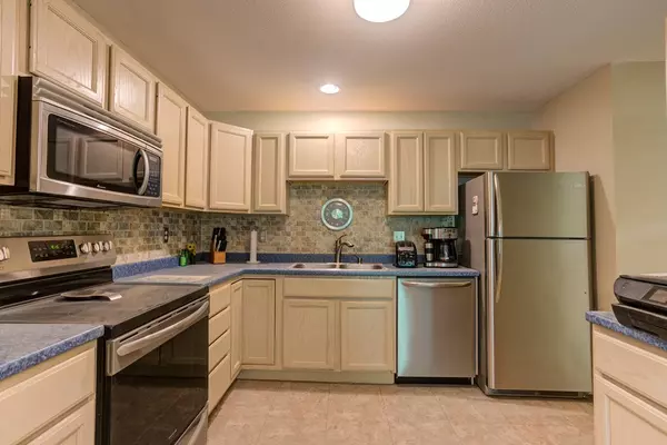 Ludlow, MA 01056,665 Center St #308