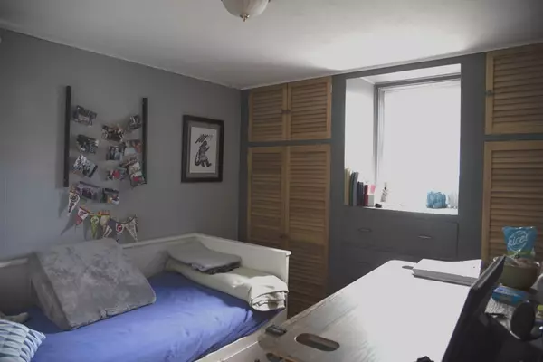 Somerset, MA 02726,864 Prospect St