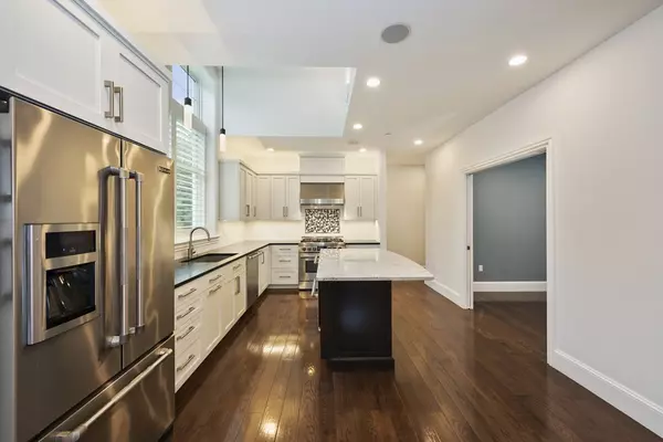 Hingham, MA 02043,14 Backriver Rd #14