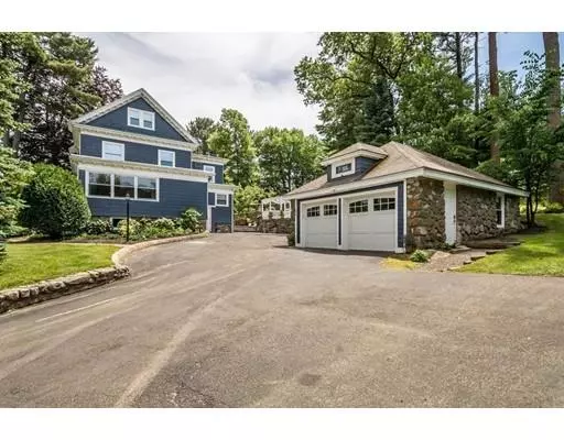 Lynnfield, MA 01940,858 Lynnfield